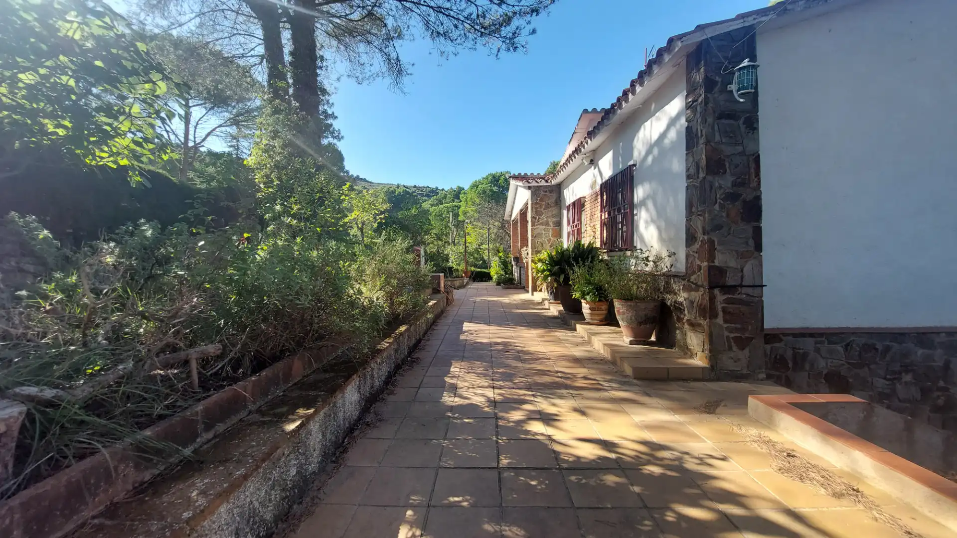 Vista exterior de Casa o xalet en venda en Sant Llorenç Savall amb Jardí privat, Terrassa i Piscina