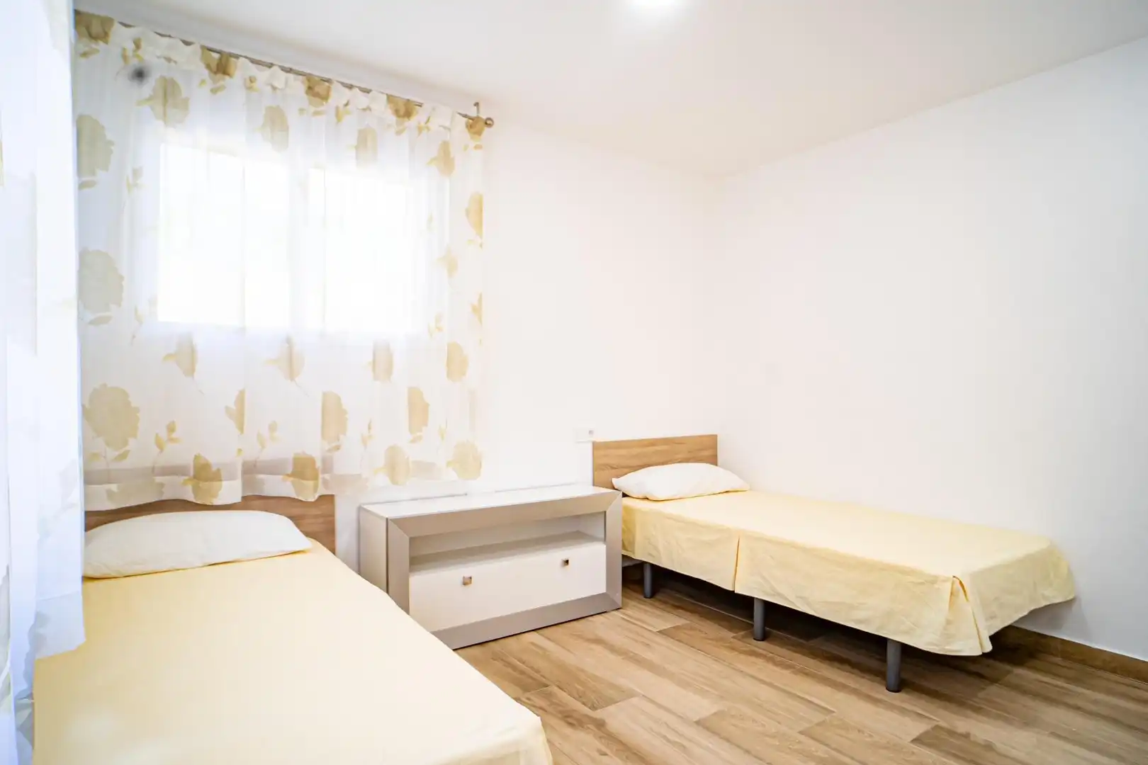 Bedroom of Houses for sale in L'Alfàs del Pi  with Air Conditioner, Heating and Private garden