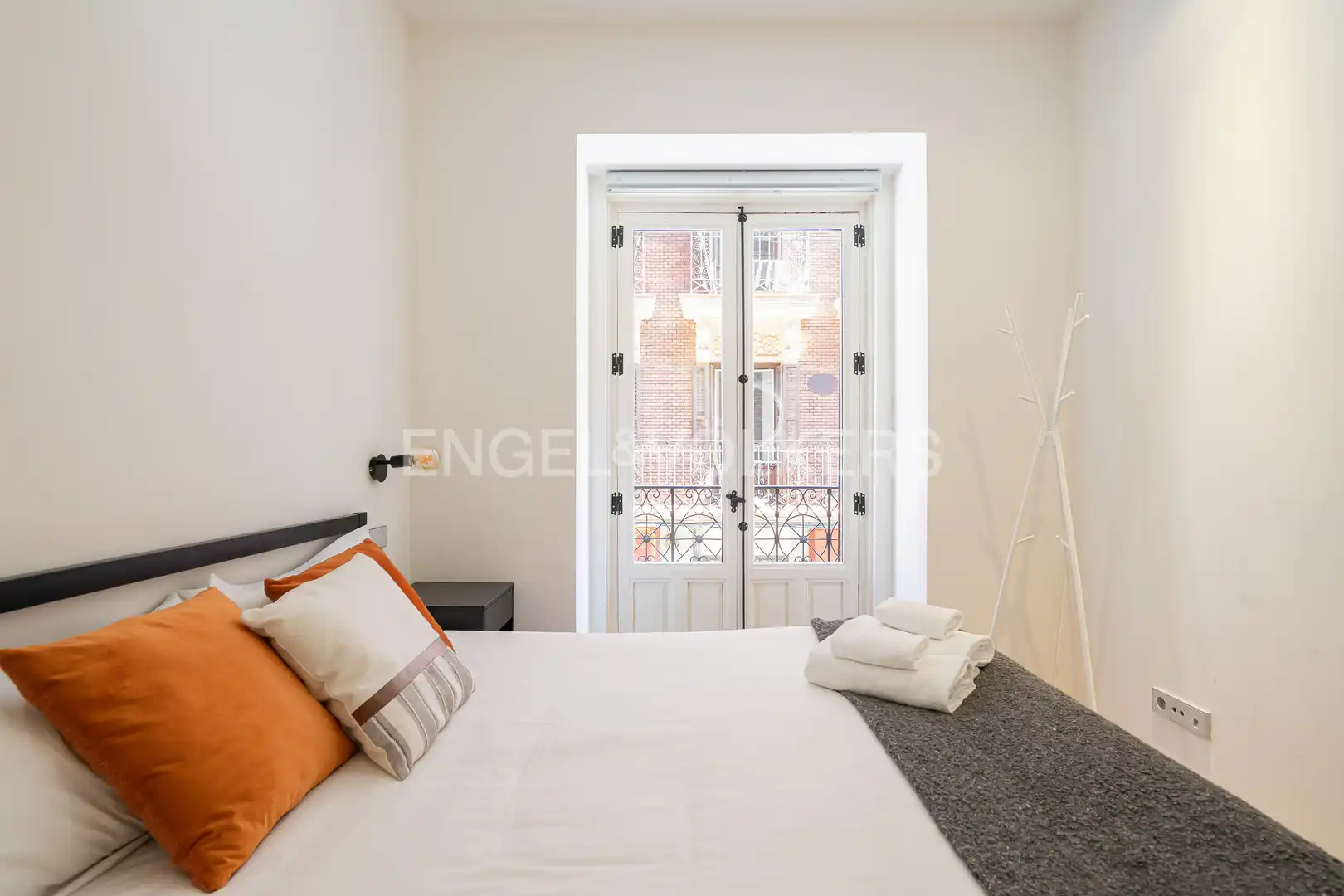 Bedroom of Flat for rent in Madrid  with Air Conditioner, Heating and Furnished