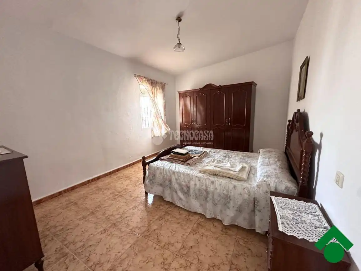 Dormitori de Casa adosada en venda en Álora amb Terrassa, Moblat i Balcó