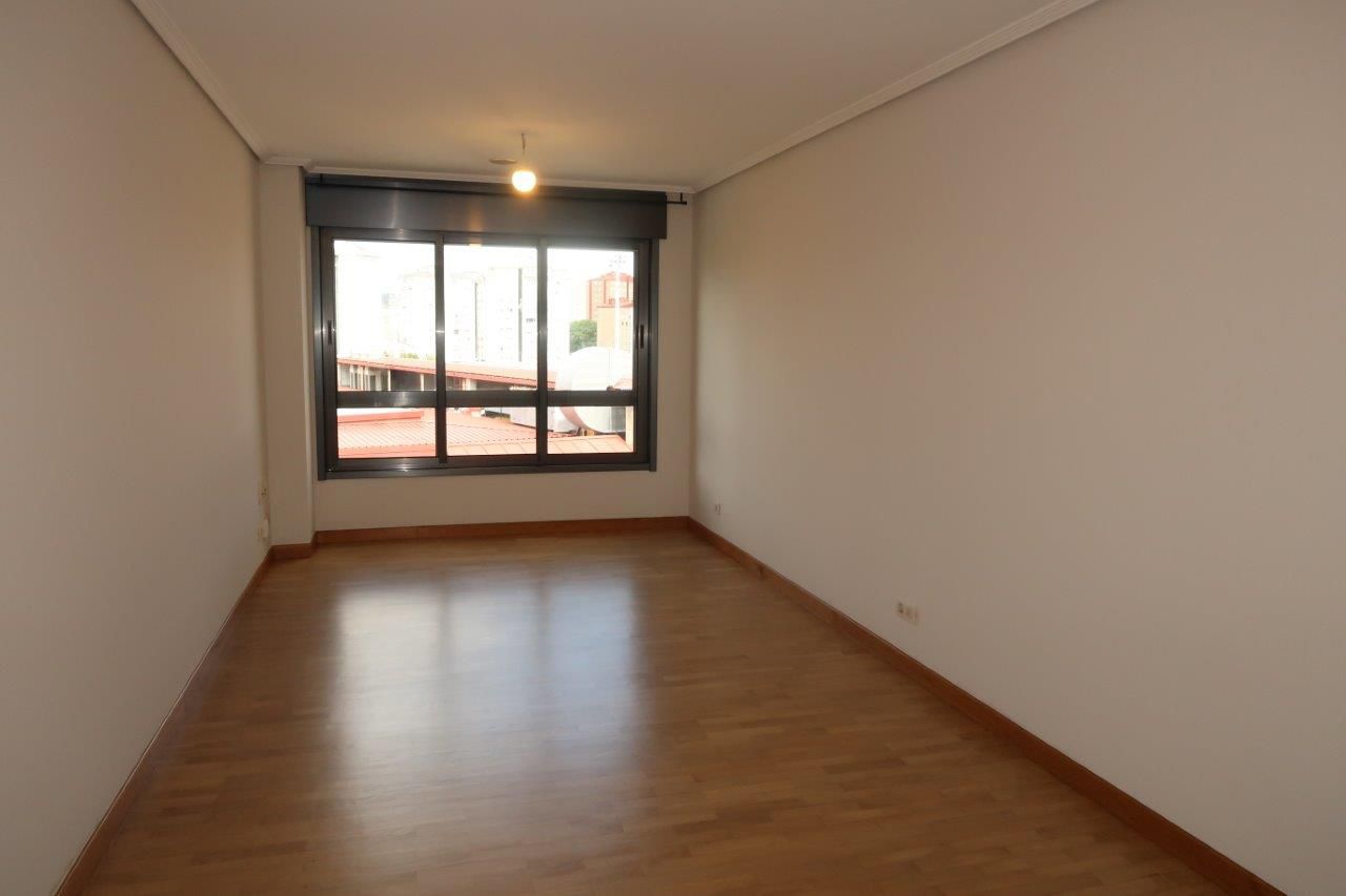 Sala d'estar de Apartament de lloguer en A Coruña Capital  amb Calefacció i Parquet