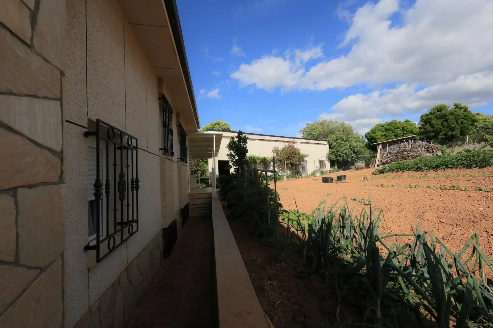Vista exterior de Finca rústica en venta en Castropodame con Calefacción y Piscina