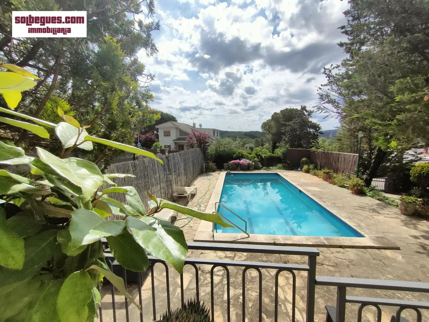 Casa amb piscina en venda a Begues, imagen 2
