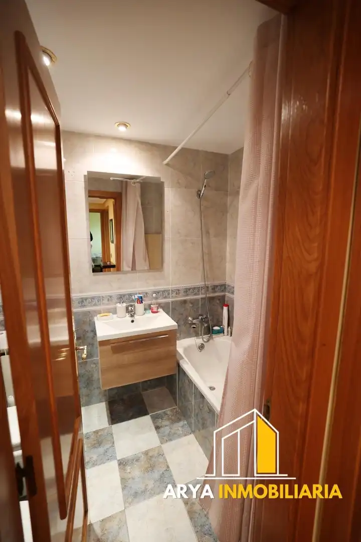 Bathroom of Apartments for sale in Torrejón de Ardoz  with Heating