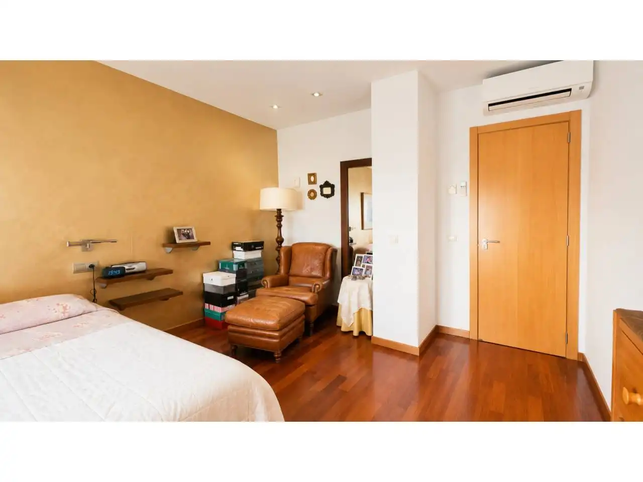 Habitación de Dúplex en venta en Manresa con Aire acondicionado, Calefacción y Terraza