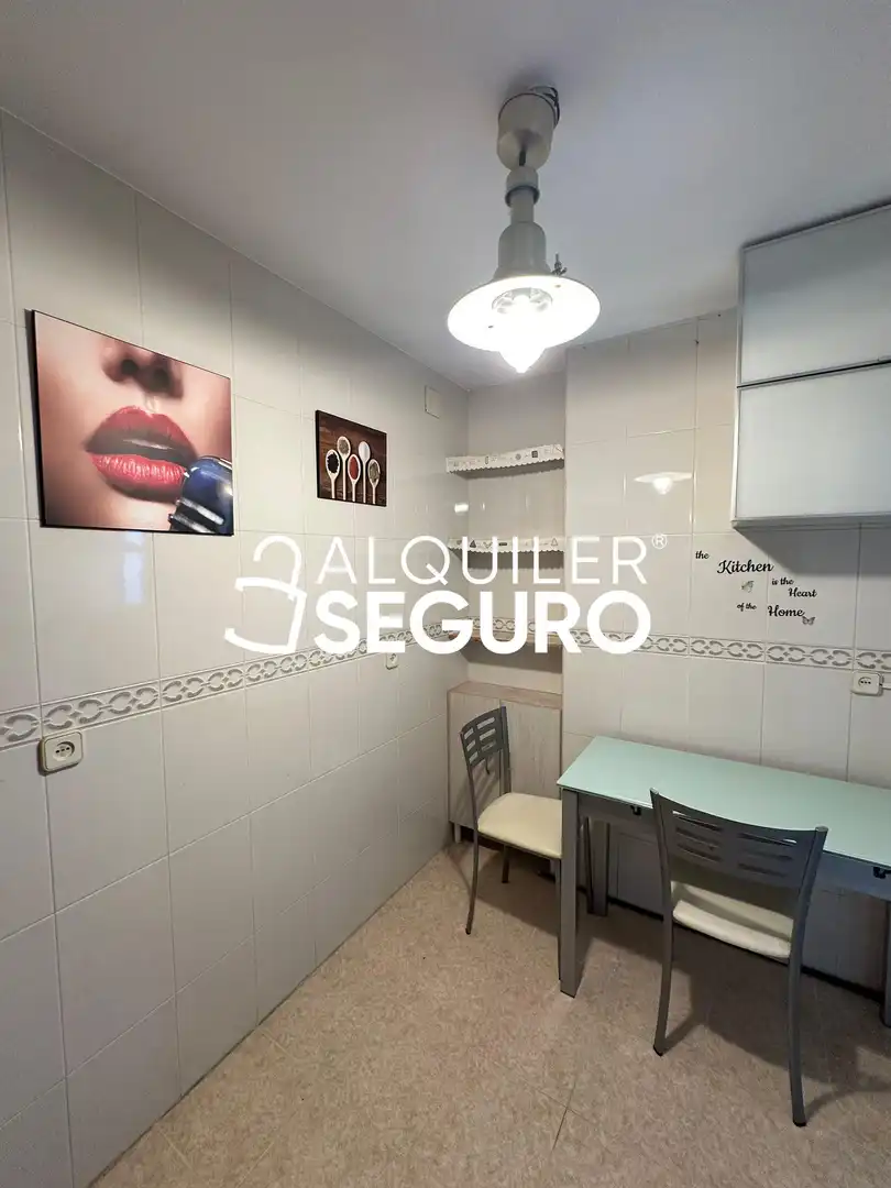 Cocina de Piso de alquiler en Madrid con Aire acondicionado, Calefacción y Amueblado