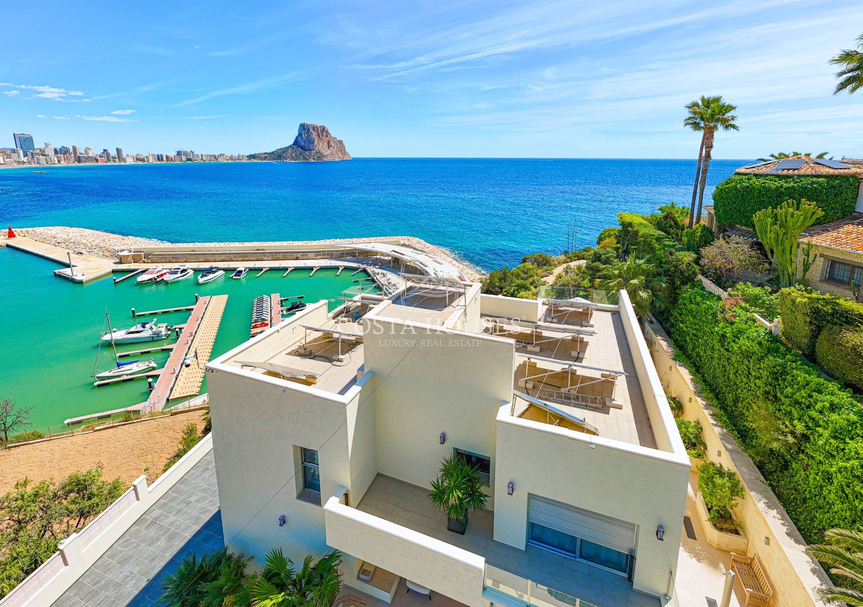 Vista exterior de Casa o xalet en venda en Calpe / Calp amb Aire condicionat, Calefacció i Jardí privat