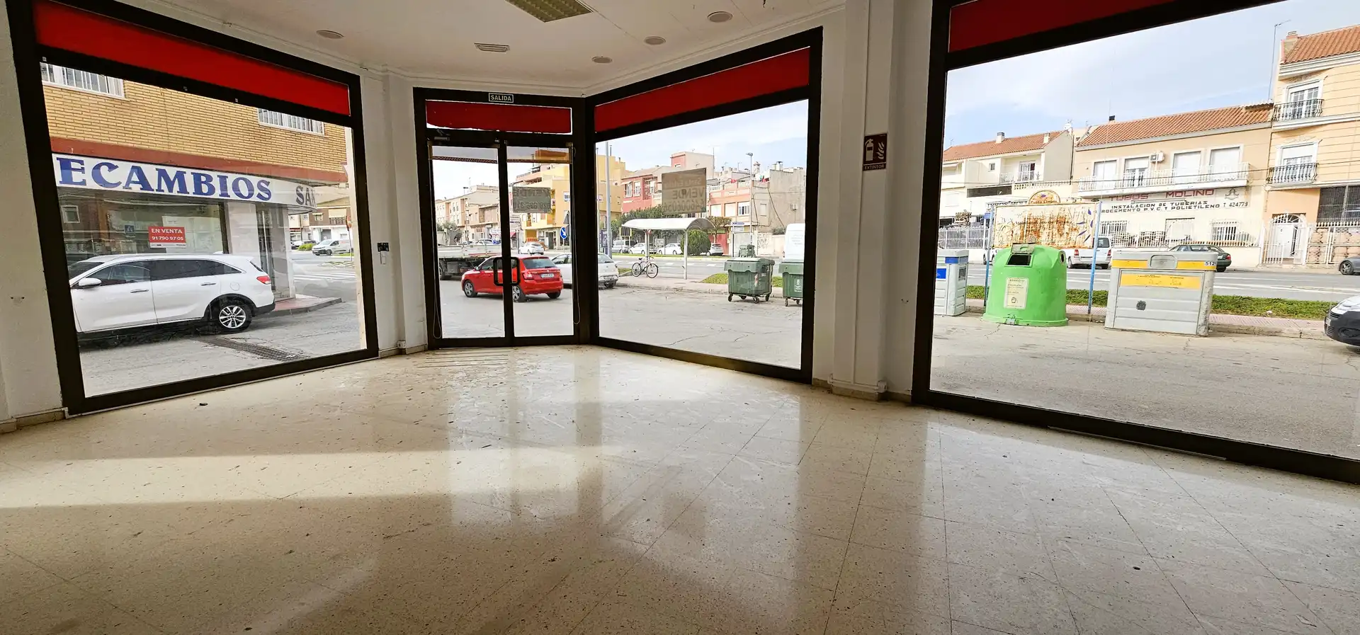 Business premises for sale in Avenida de Juan Carlos I 98, imagen 2