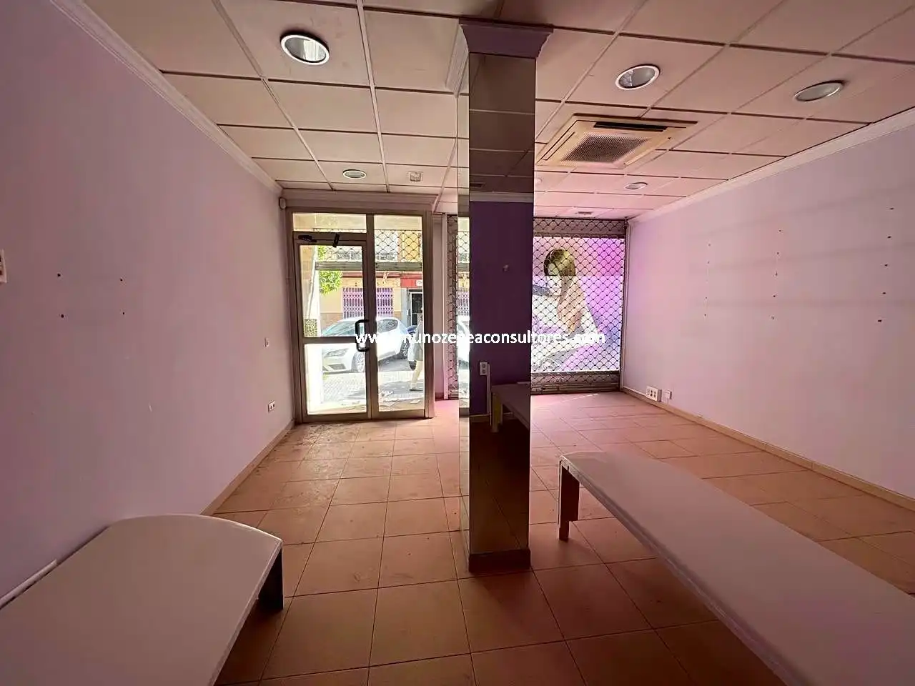 Local de alquiler en Lucena con Aire acondicionado