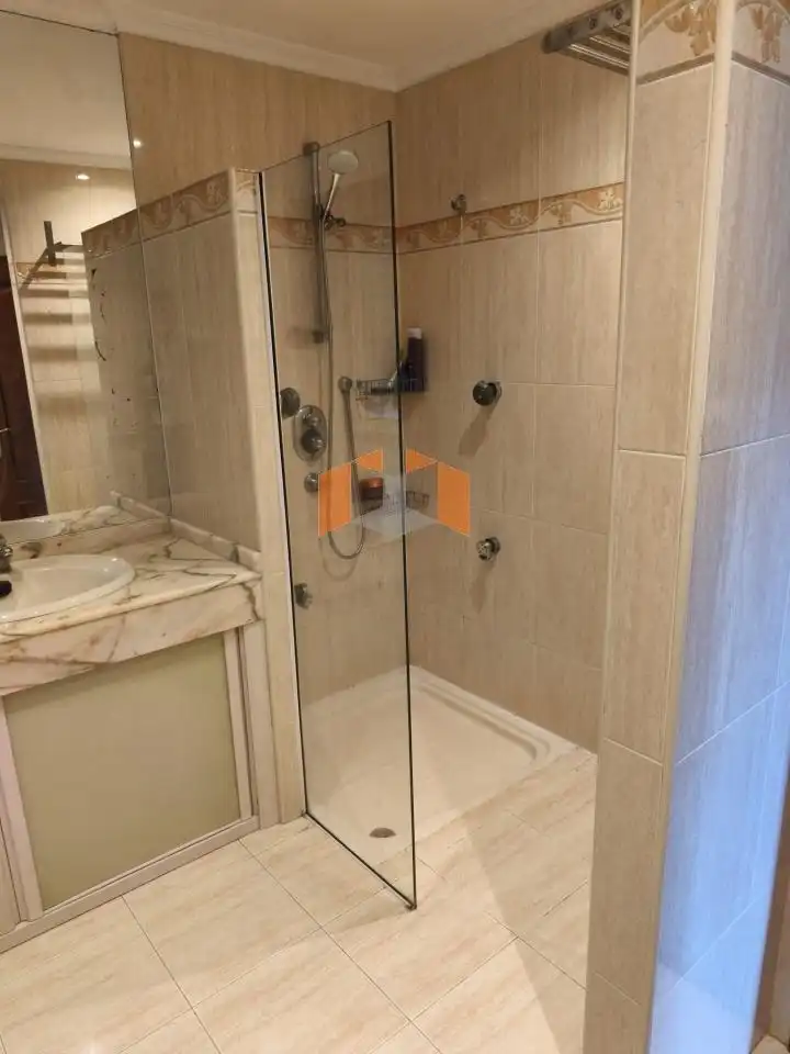 Baño de Casa o chalet en venta en Vigo  con Calefacción, Jardín privado y Parquet