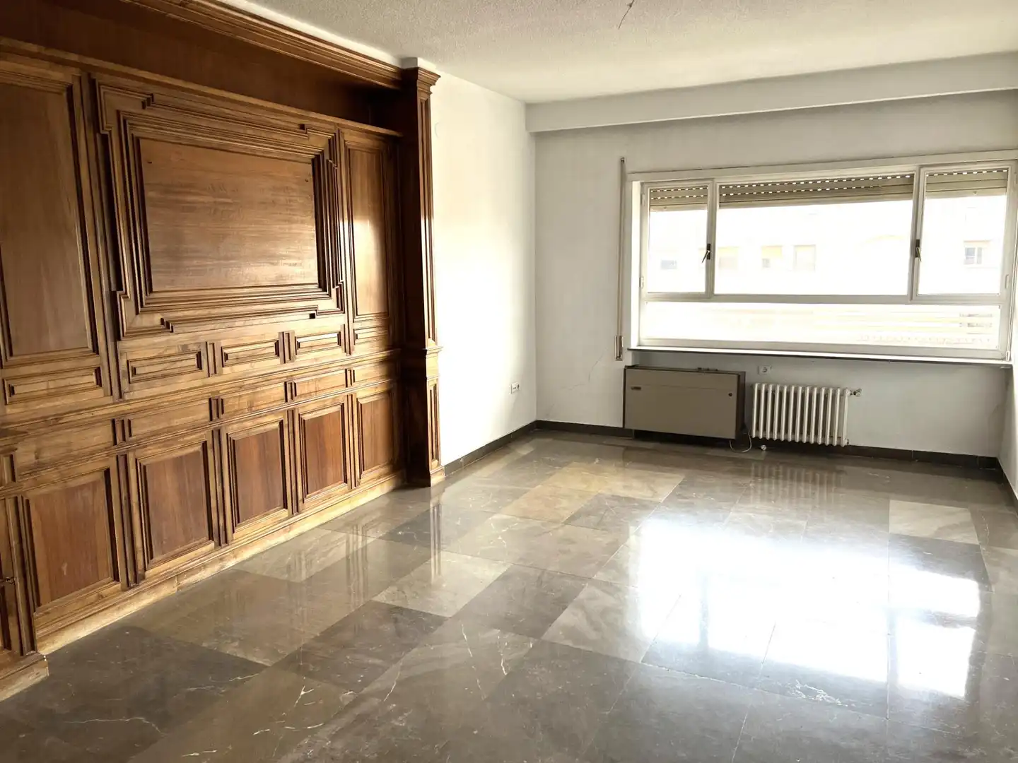 Wohnung zum Verkauf in Córdoba mit Klimaanlage und Terrasse