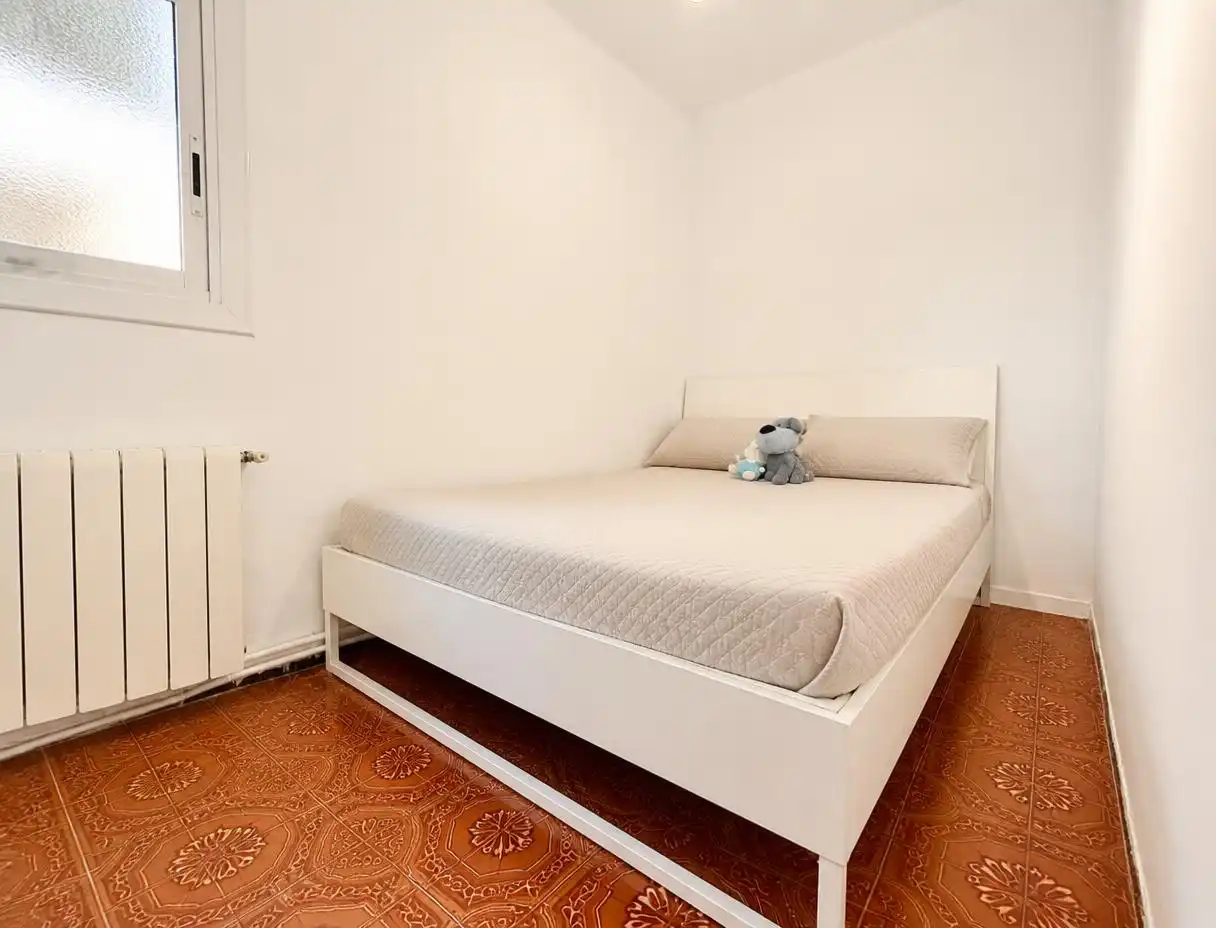 Habitación de Piso en venta en Badalona con Aire acondicionado, Calefacción y Horno