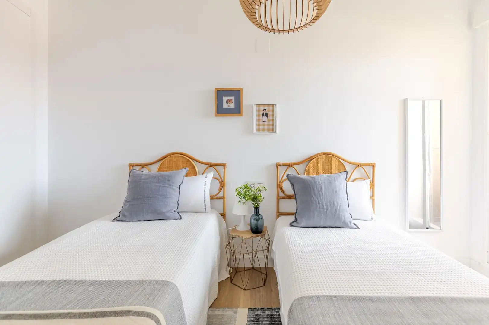 Schlafzimmer von Einfamilien-Reihenhaus zum Verkauf in Gilet mit Terrasse, Abstellraum und Balkon