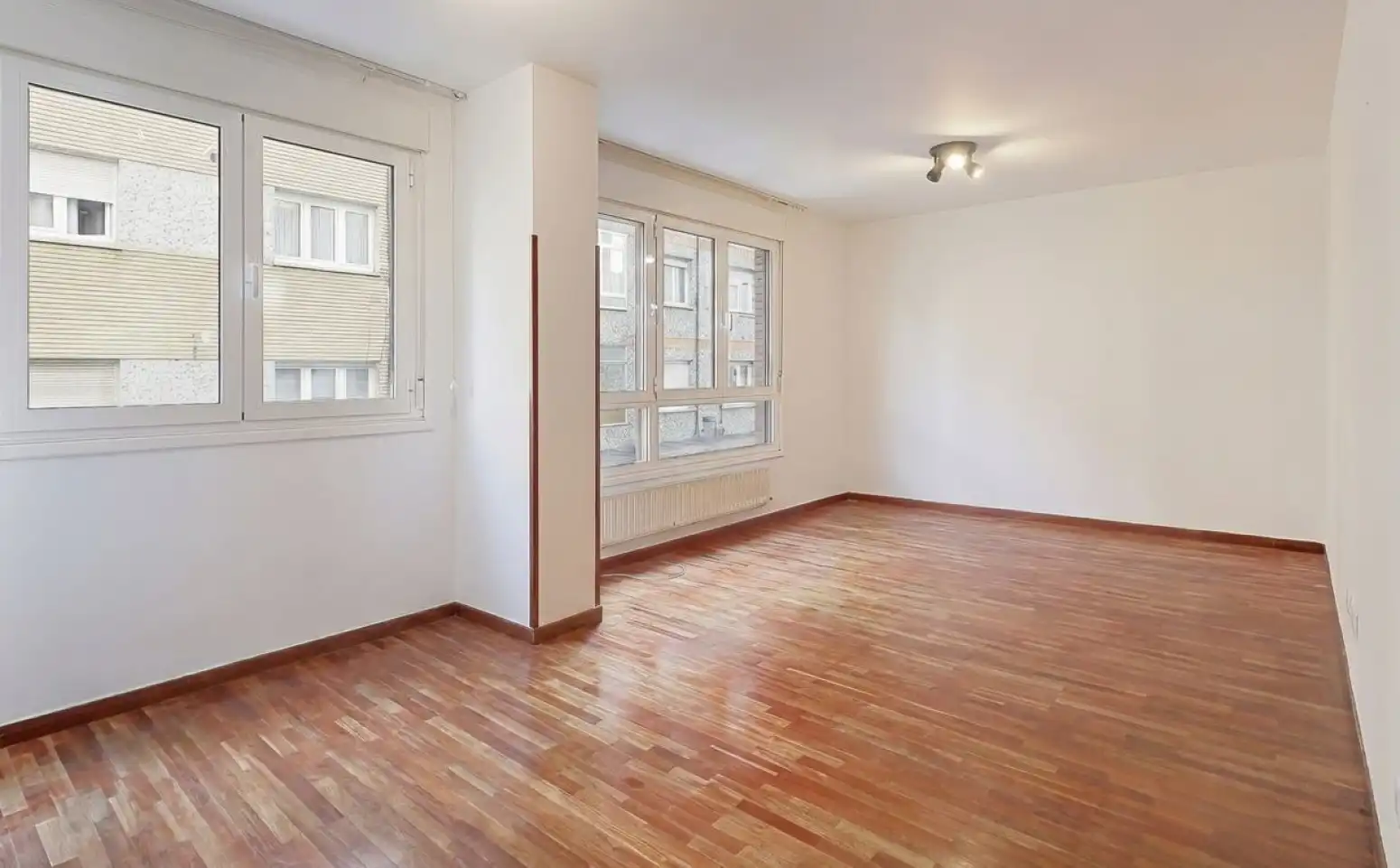 Sala d'estar de Pis en venda en Gijón  amb Calefacció, Parquet i Traster