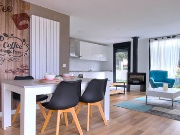 Semi-detached house with balcony for sale in Avenida de Venecia