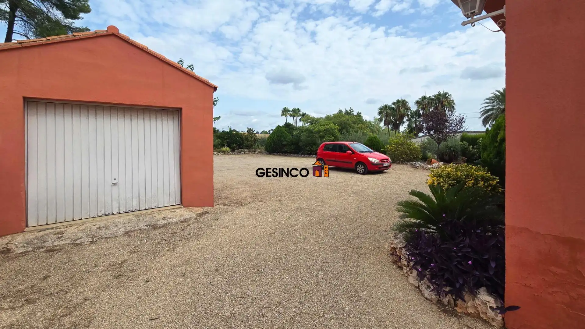 Houses for sale in Ontinyent  with Air Conditioner, Private garden and Storage room