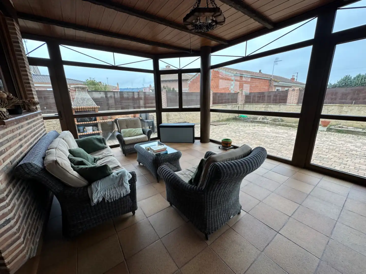 Terrassa de Casa o xalet en venda en Venta de Baños amb Calefacció, Jardí privat i Alarma