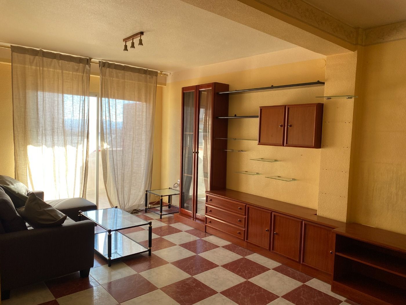 Sala d'estar de Pis de lloguer en  Granada Capital amb Terrassa i Balcó