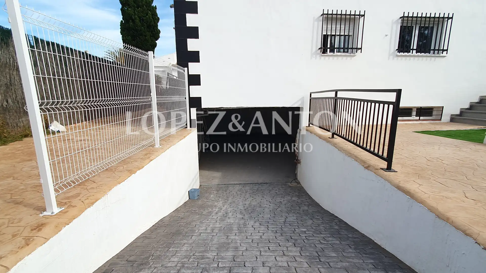 Exterior view of Houses for sale in L'Eliana  with Air Conditioner, Heating and Private garden