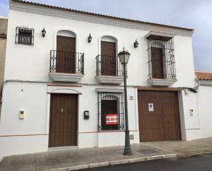 Vista exterior de Casa o xalet en venda en Manzanilla amb Piscina