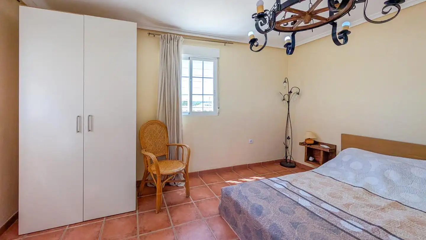 Dormitori de Casa o xalet en venda en Elche / Elx amb Aire condicionat, Jardí privat i Terrassa