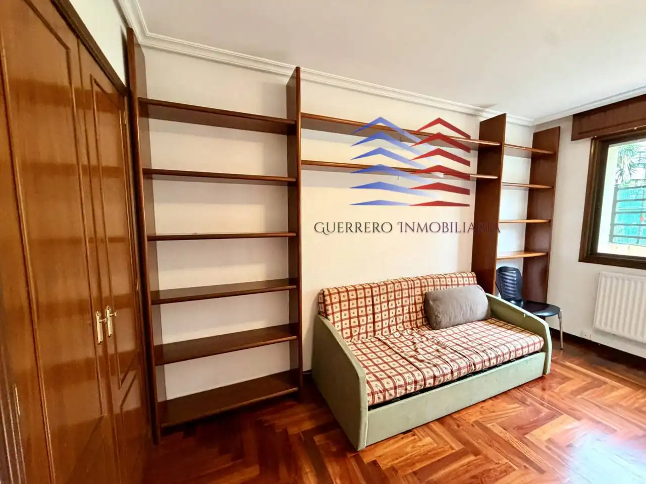 Sala de estar de Piso de alquiler en Vigo  con Calefacción, Parquet y Terraza