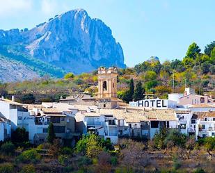 Vista exterior de Finca rústica en venda en Tàrbena amb Terrassa