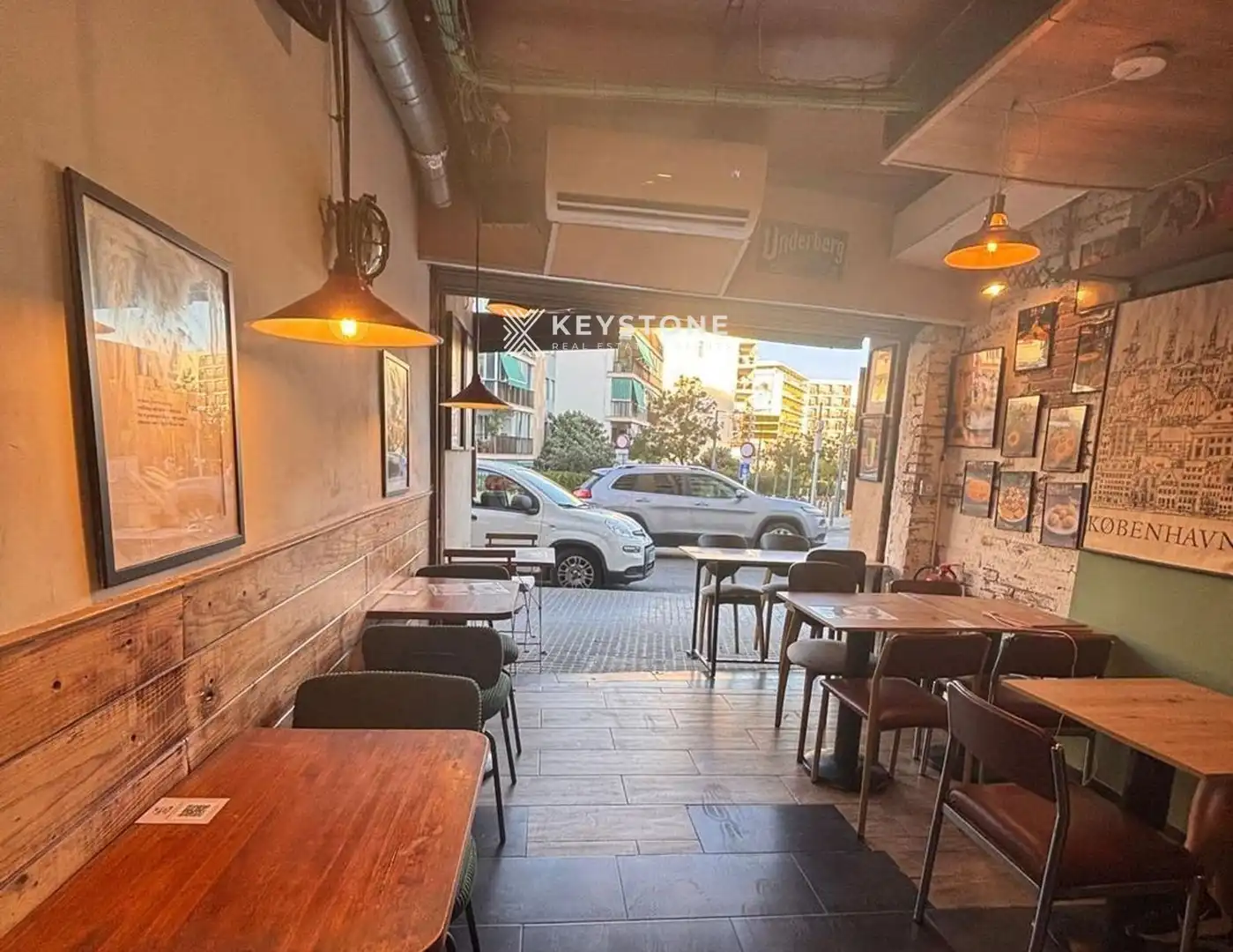 Local comercial en traspàs a AVENIDA DE JOAN MIRÓ, imagen 2