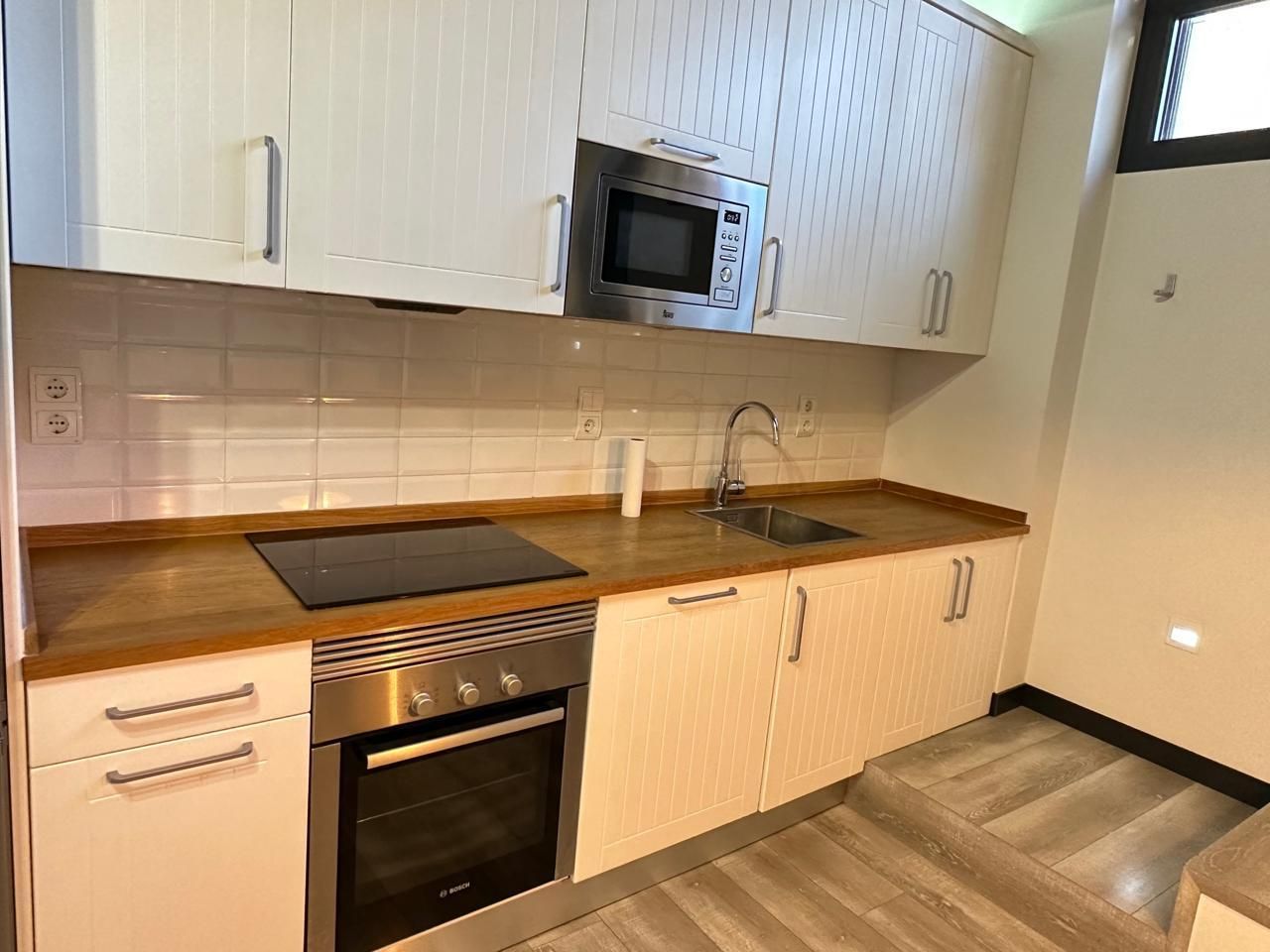 Cocina de Planta baja de alquiler en  Madrid Capital con Aire acondicionado y Amueblado