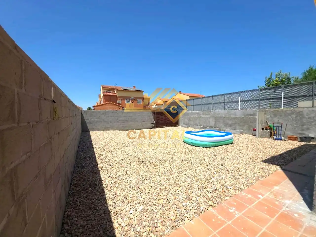 Jardí de Casa adosada en venda en Magán amb Calefacció, Parquet i Terrassa