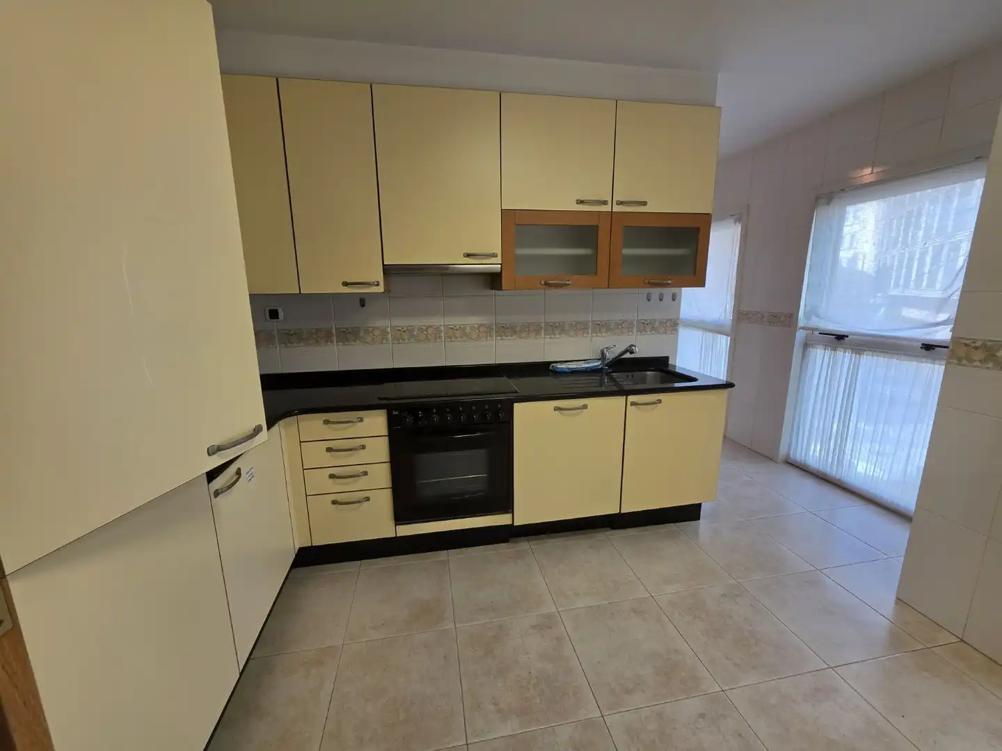 Cocina de Piso en venta en A Coruña Capital  con Calefacción, Terraza y Trastero