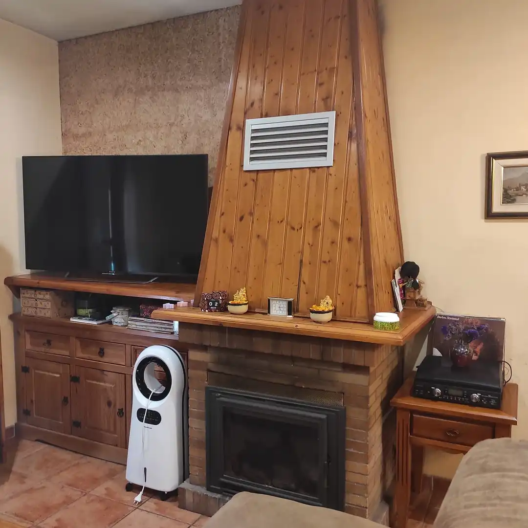 Sala d'estar de Casa o xalet en venda en Riells i Viabrea amb Calefacció, Jardí privat i Terrassa