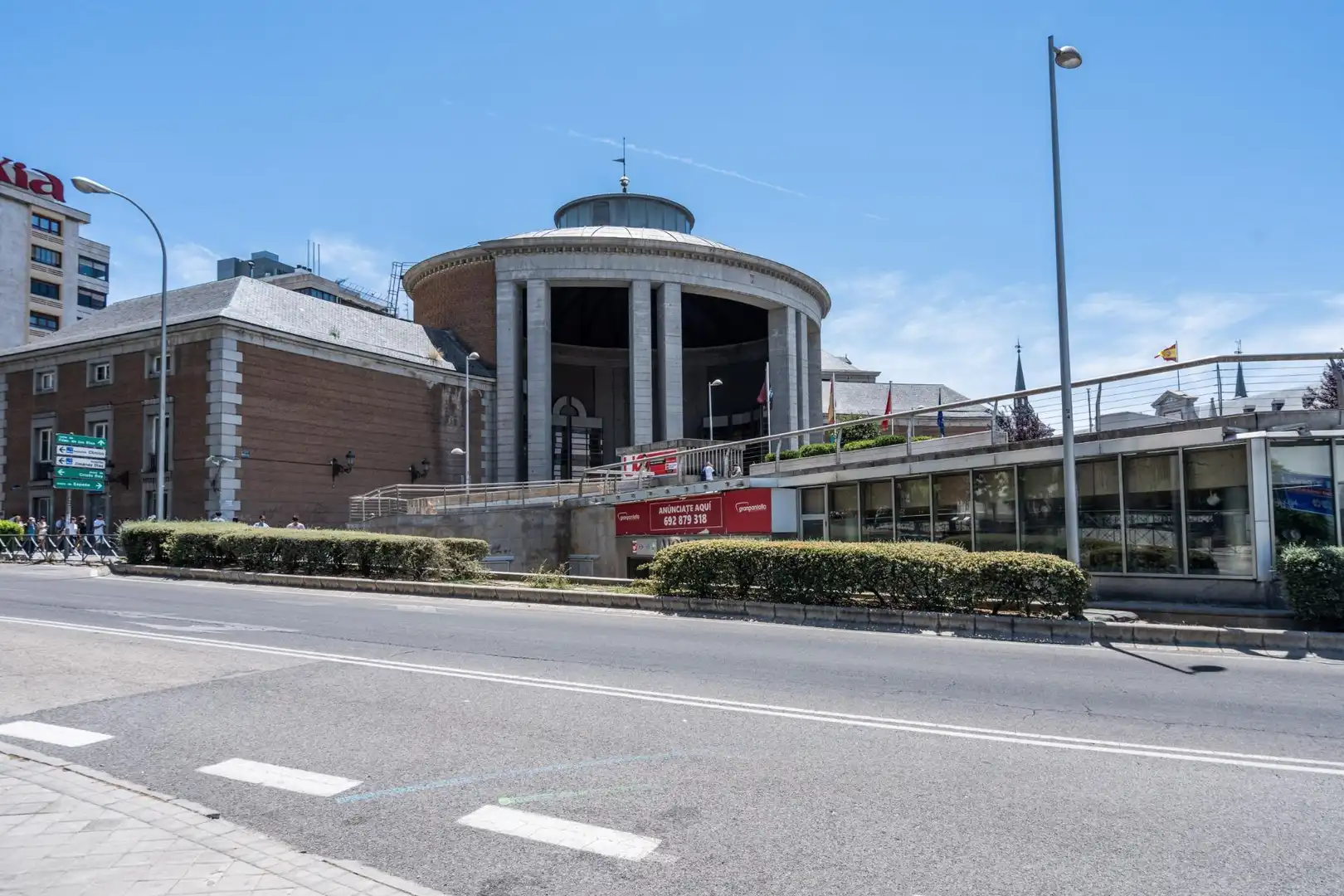 Vista exterior de Pis en venda en Madrid amb Calefacció i Moblat