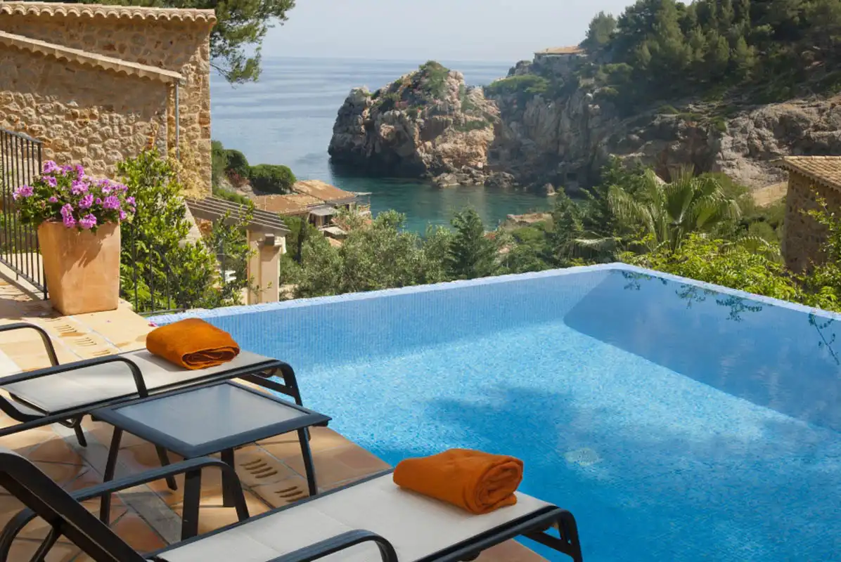Country homes for sale in Deià