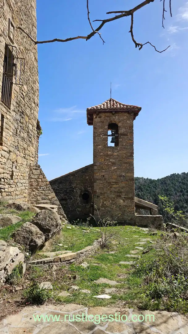 Vista exterior de Finca rústica en venda en Les Llosses amb Jardí privat, Terrassa i Balcó