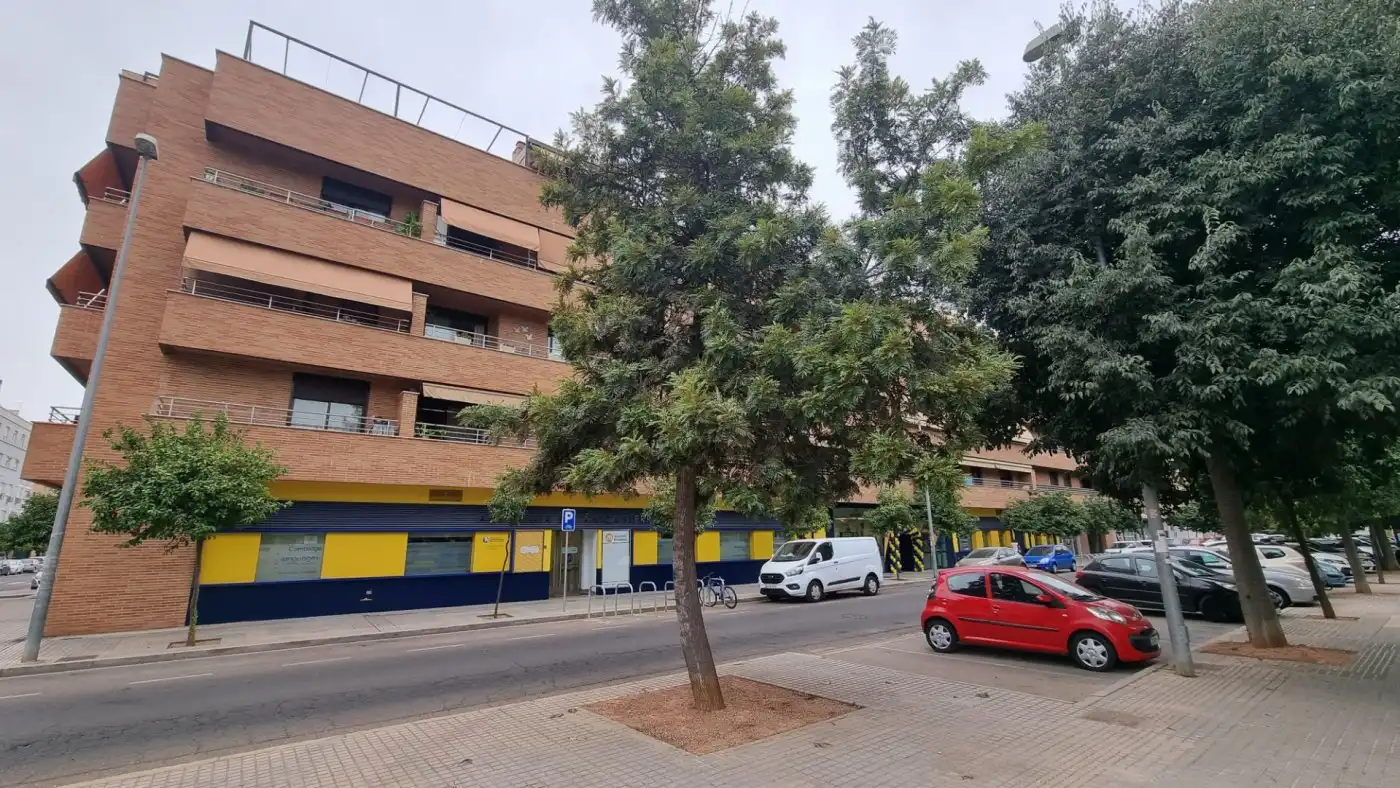 Vista exterior de Garatge en venda en Córdoba