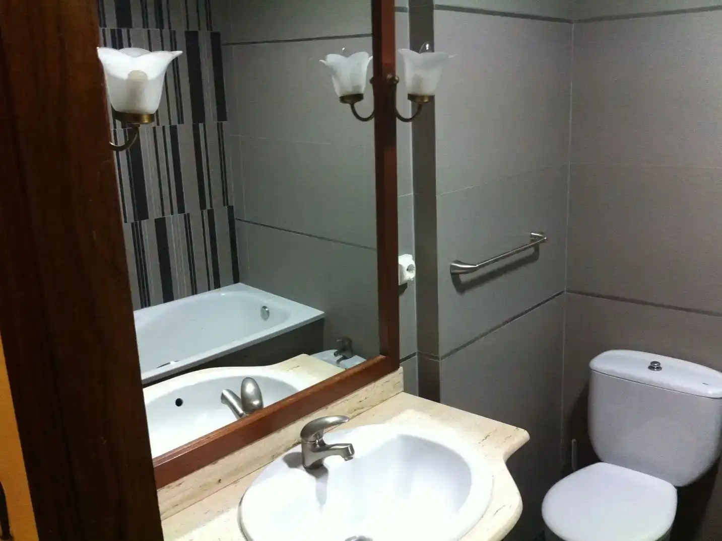 Badezimmer von Wohnung zur Miete in  Albacete Capital mit Klimaanlage und Balkon