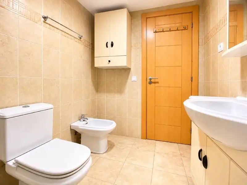 Bathroom of Flat for sale in Málaga  with Air Conditioner and Heating