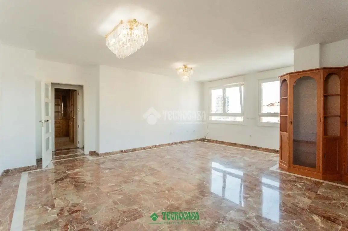 Sala de estar de Piso en venta en Almería con Aire acondicionado