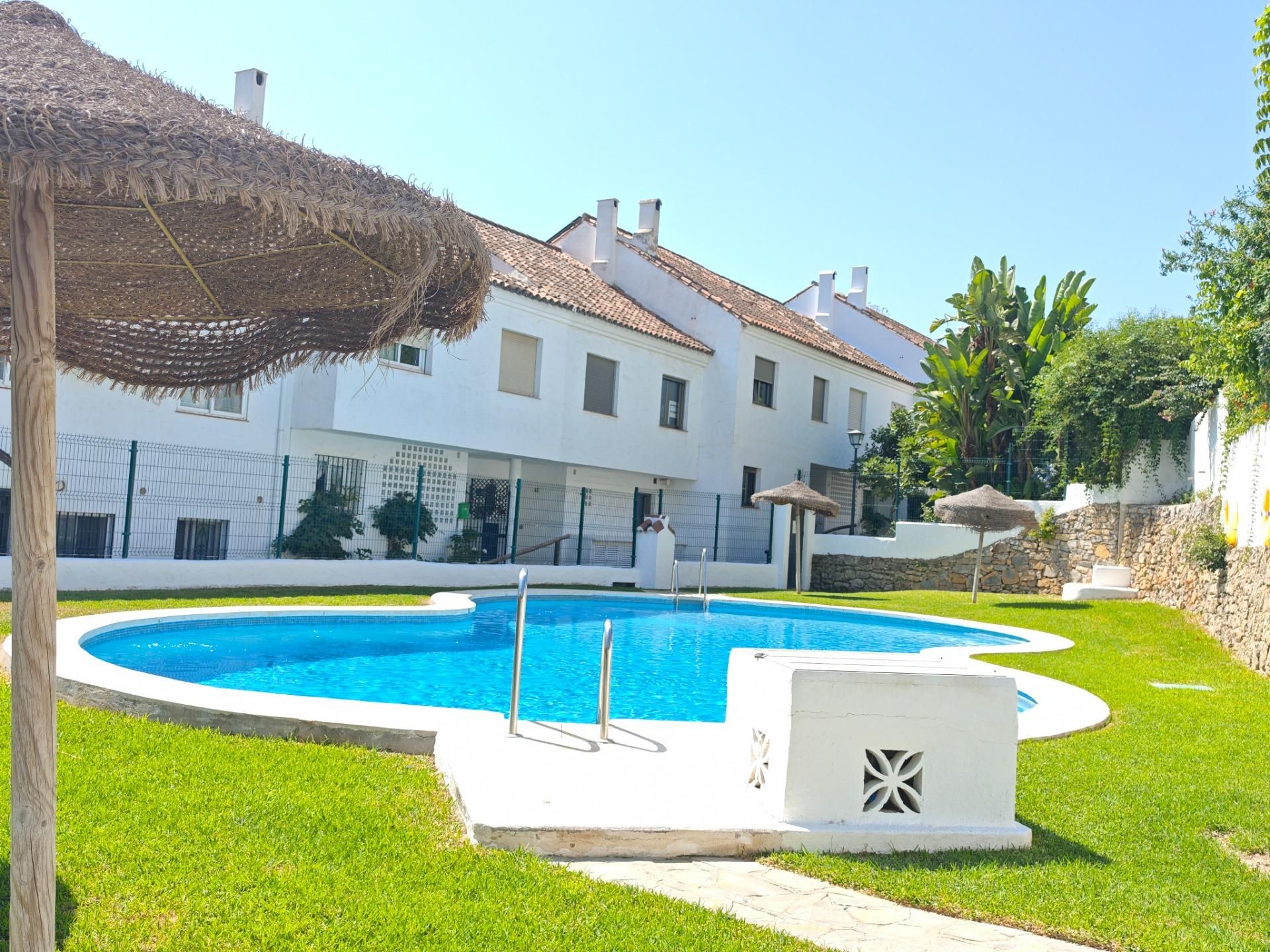 Jardí de Casa adosada de lloguer en Marbella amb Calefacció, Terrassa i Piscina comunitària