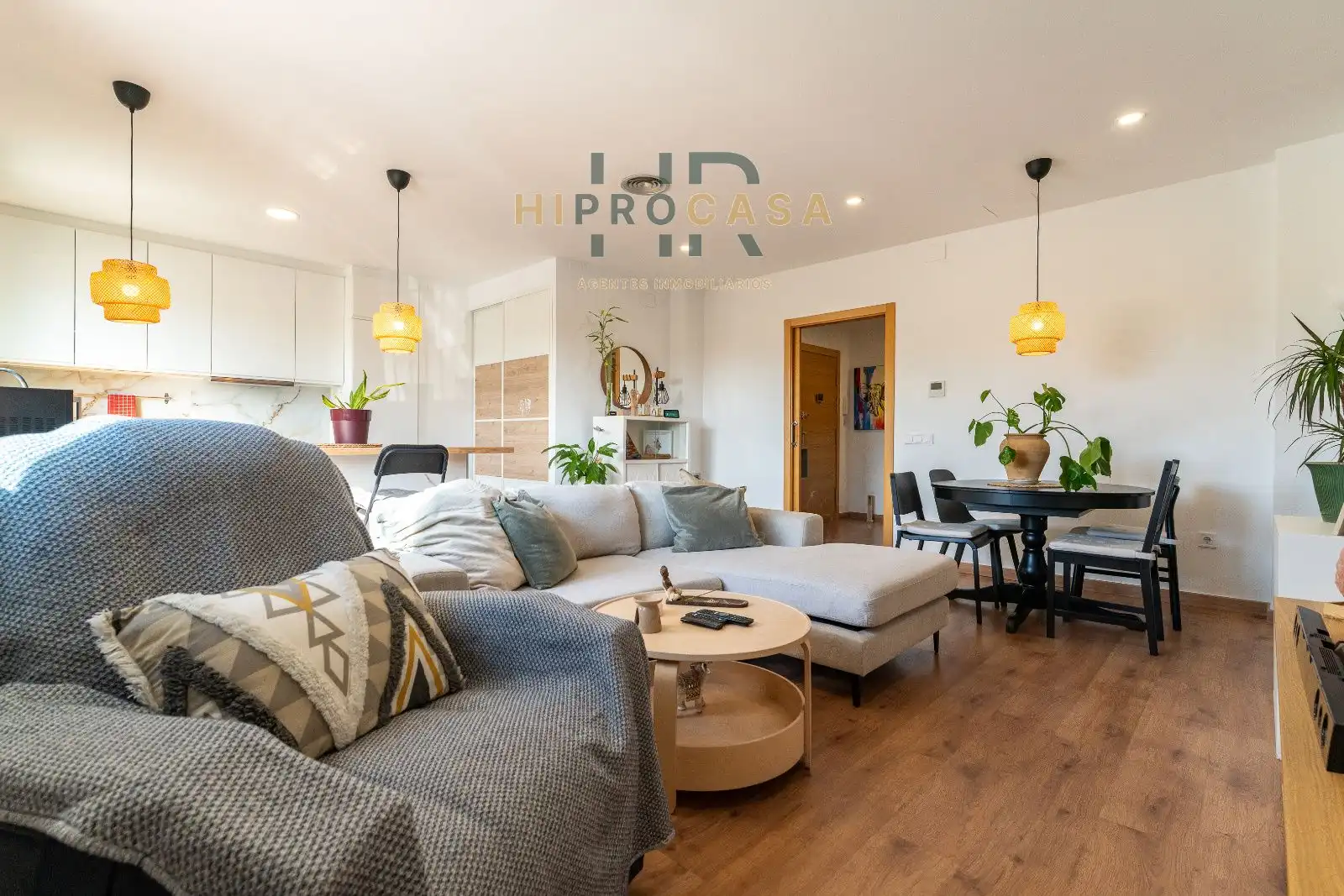 Living room of Flat for sale in Vinyols i els Arcs  with Air Conditioner, Heating and Storage room