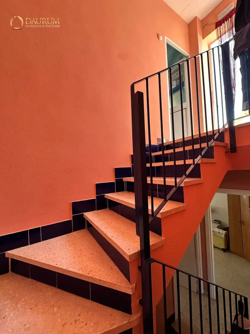Casa adosada en venda en Dos Hermanas amb Aire condicionat, Calefacció i Terrassa