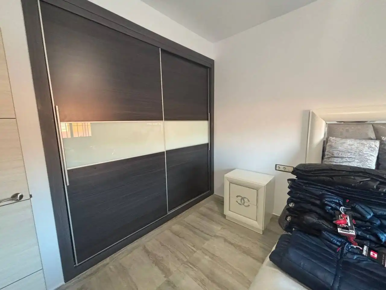 Habitación de Casa adosada en venta en Dos Hermanas con Aire acondicionado, Calefacción y Jardín privado