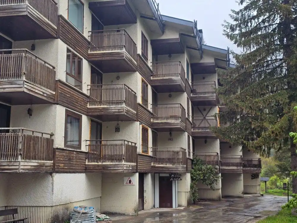 Vista exterior de Pis en venda en Aisa amb Calefacció i Traster