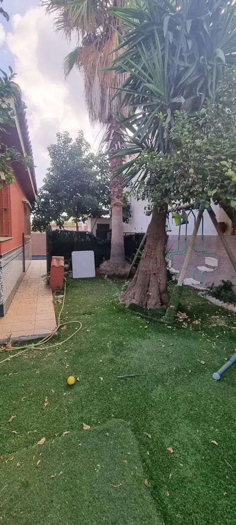 Garden of Houses for sale in Algeciras