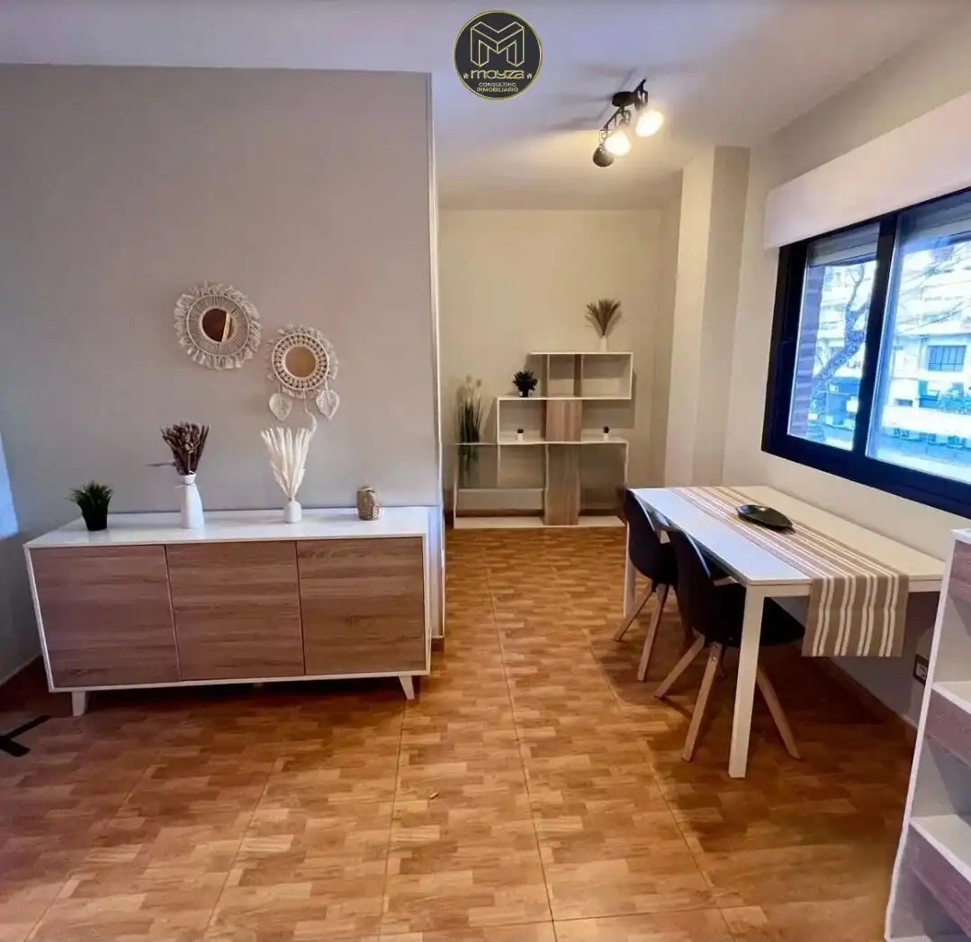 Esszimmer von Wohnungen zum Verkauf in Jaén mit Parkett und Balkon