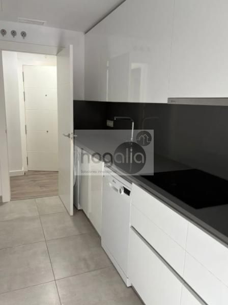 Kitchen of Flat to rent in  Sevilla Capital  with Air Conditioner, Storage room and Community pool