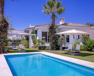 Jardí de Casa o xalet de lloguer en Marbella amb Aire condicionat, Terrassa i Piscina