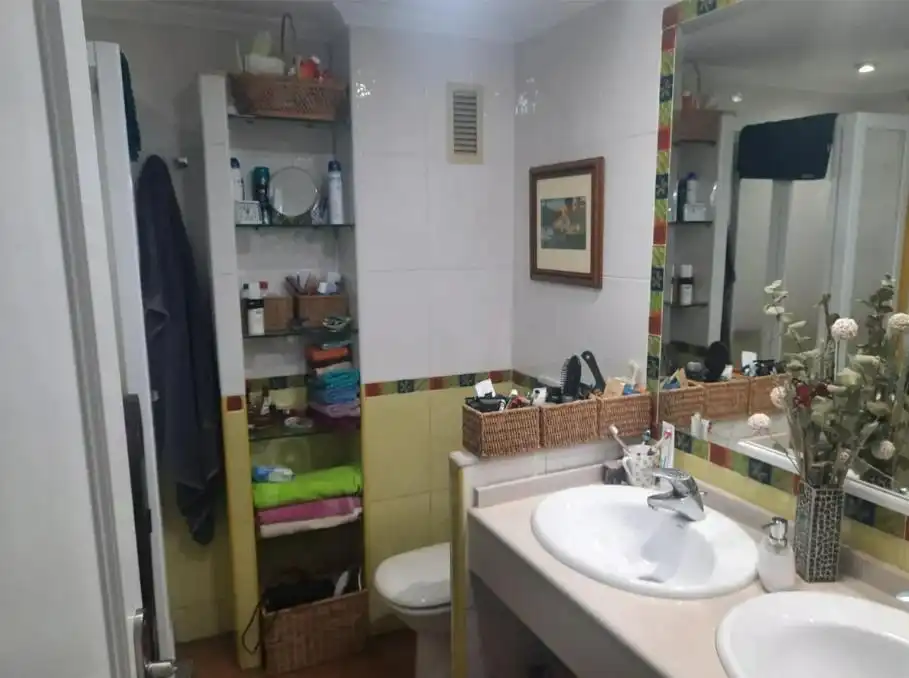 Bany de Pis en venda en Alicante / Alacant amb Aire condicionat, Calefacció i Terrassa