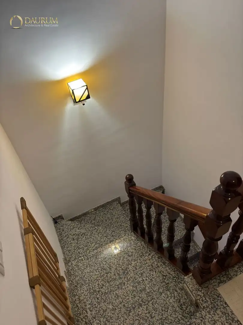 Casa adosada en venda en La Rinconada amb Aire condicionat, Terrassa i Moblat